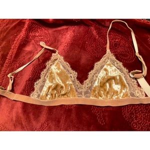 New without tags forever 21 lace and velvet bralette
